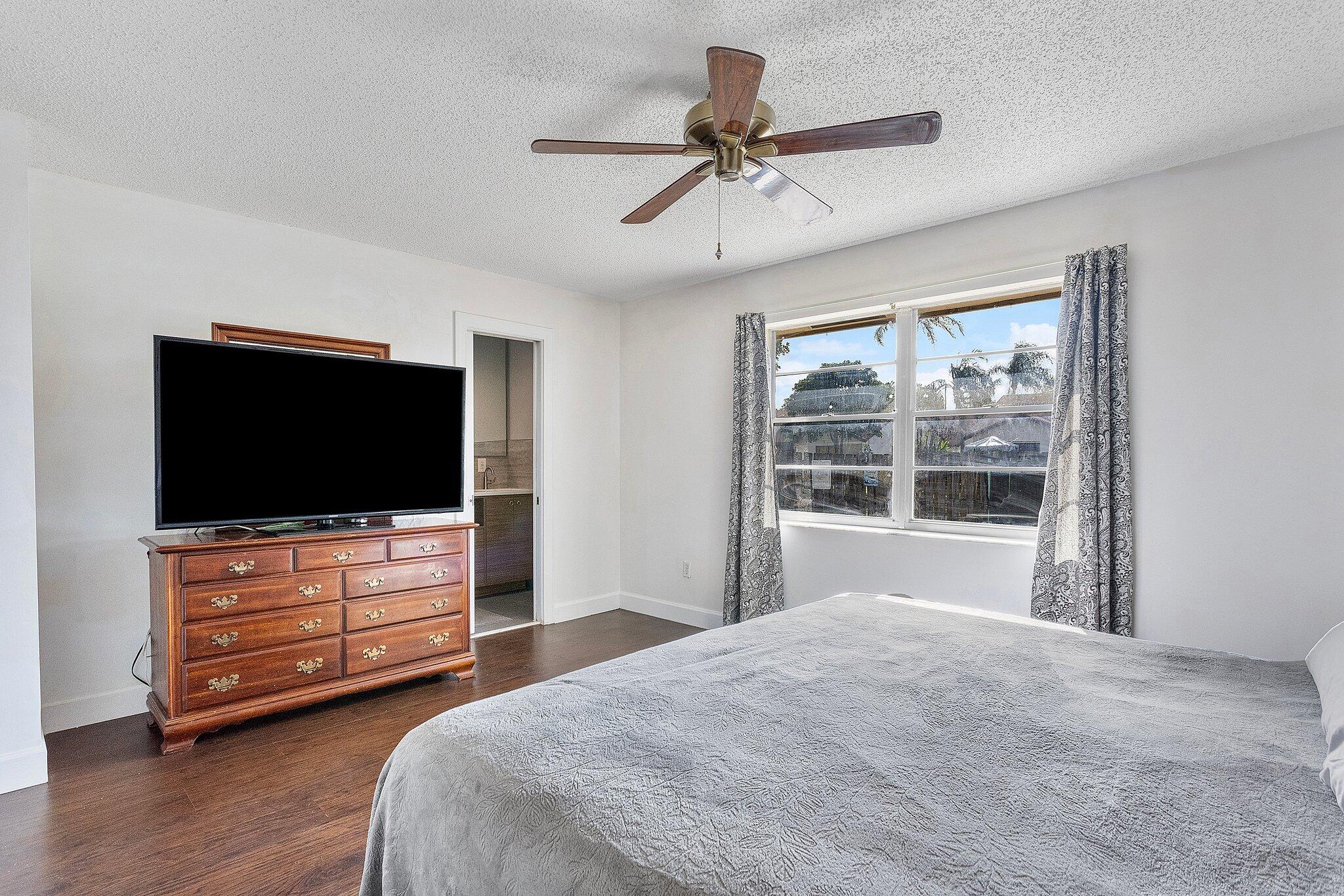 23073 Southwest 56th Avenue Boca Raton, FL 33433 - Photo 12 of 24 27-web-or-mls-0E2A5883