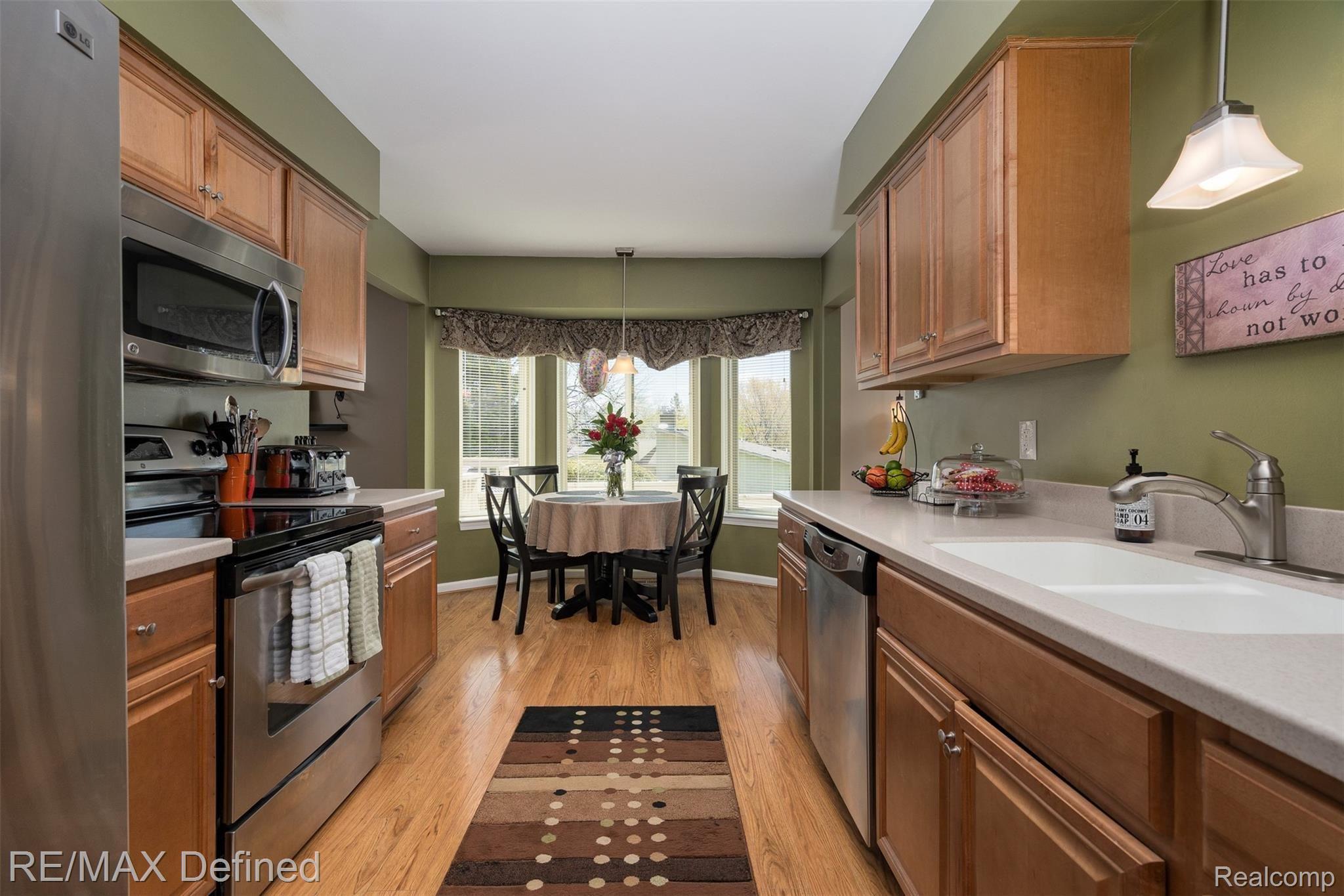 81 Foxboro Drive Rochester, MI 48309 - Photo 11 of 34 81-Foxboro-Dr-12.JPG