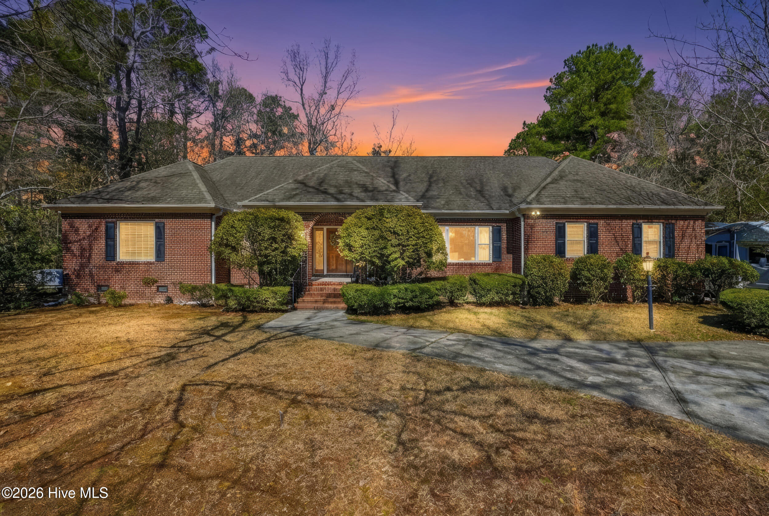 1_122_spring_chase_ln_001