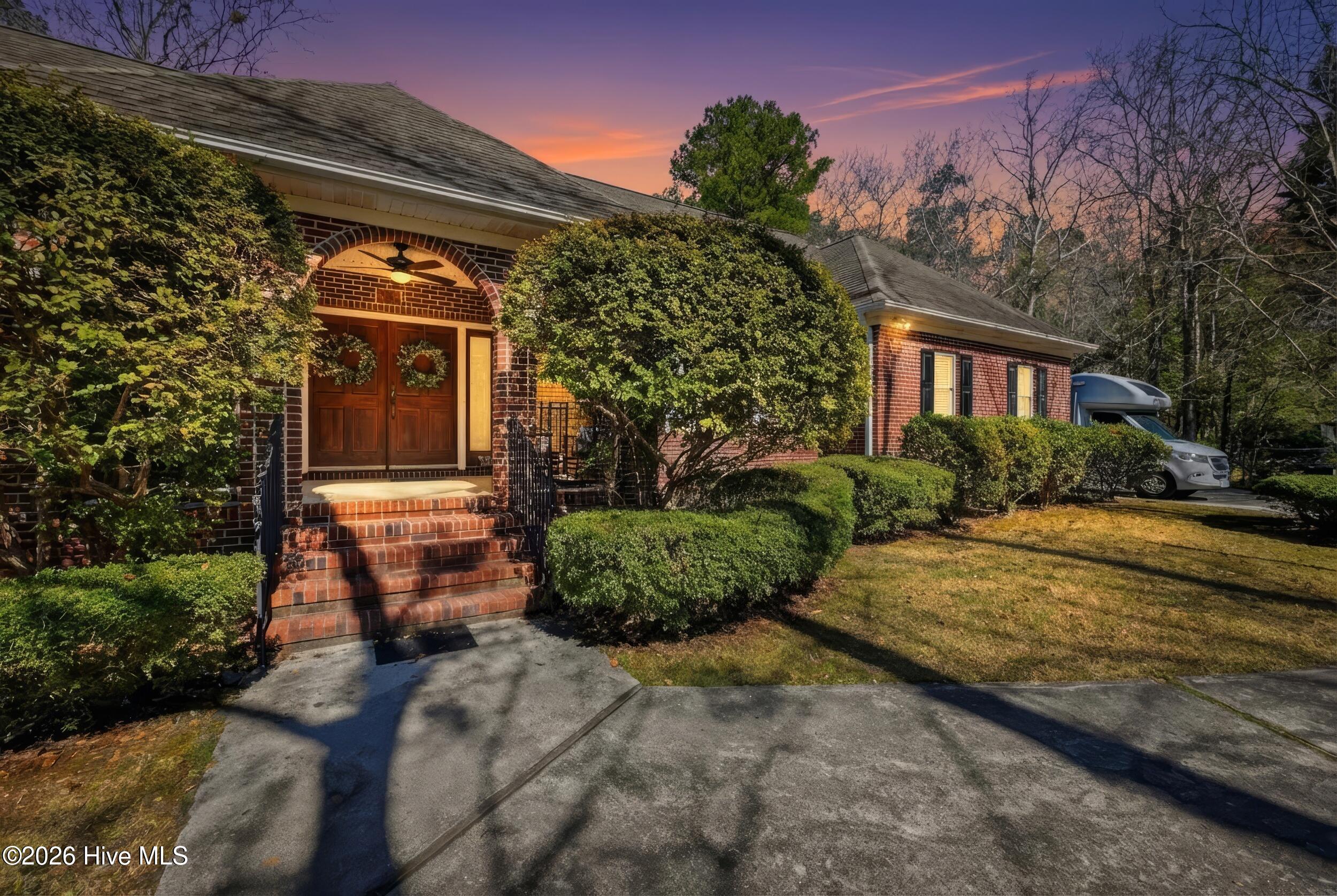 122 Spring Chase Lane Rocky Point, NC 28457 - Photo 6 of 60 6_122_spring_chase_ln_006