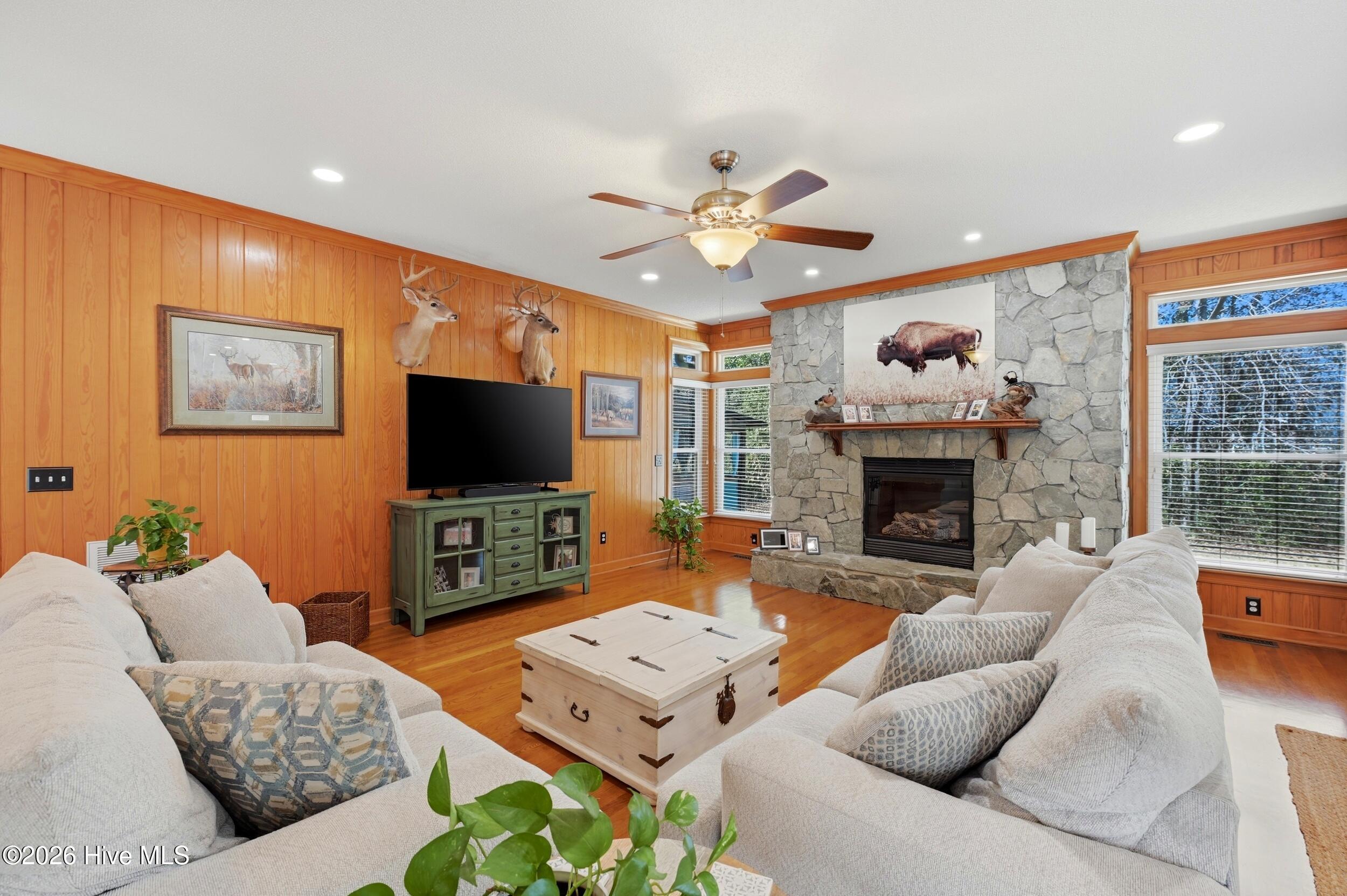 122 Spring Chase Lane Rocky Point, NC 28457 - Photo 8 of 60 8_122_spring_chase_ln_008