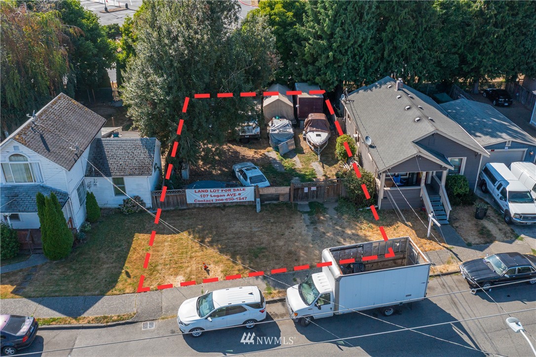 120 Logan Avenue South Renton, WA 98057 - Photo 1 of 4 an outdoor space with seating