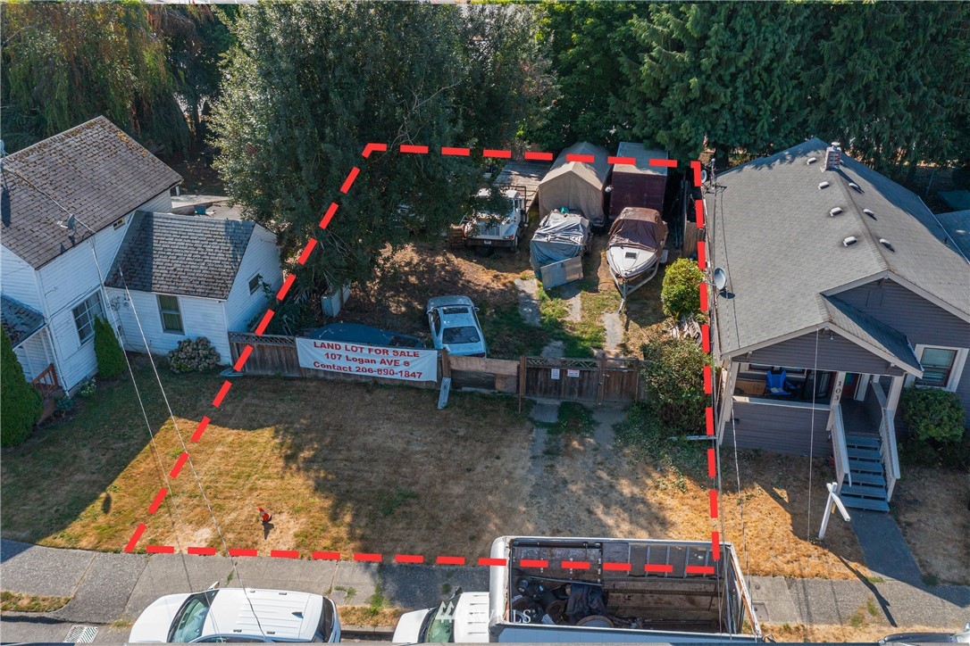 120 Logan Avenue South Renton, WA 98057 - Photo 2 of 4 an outdoor space view with sitting space
