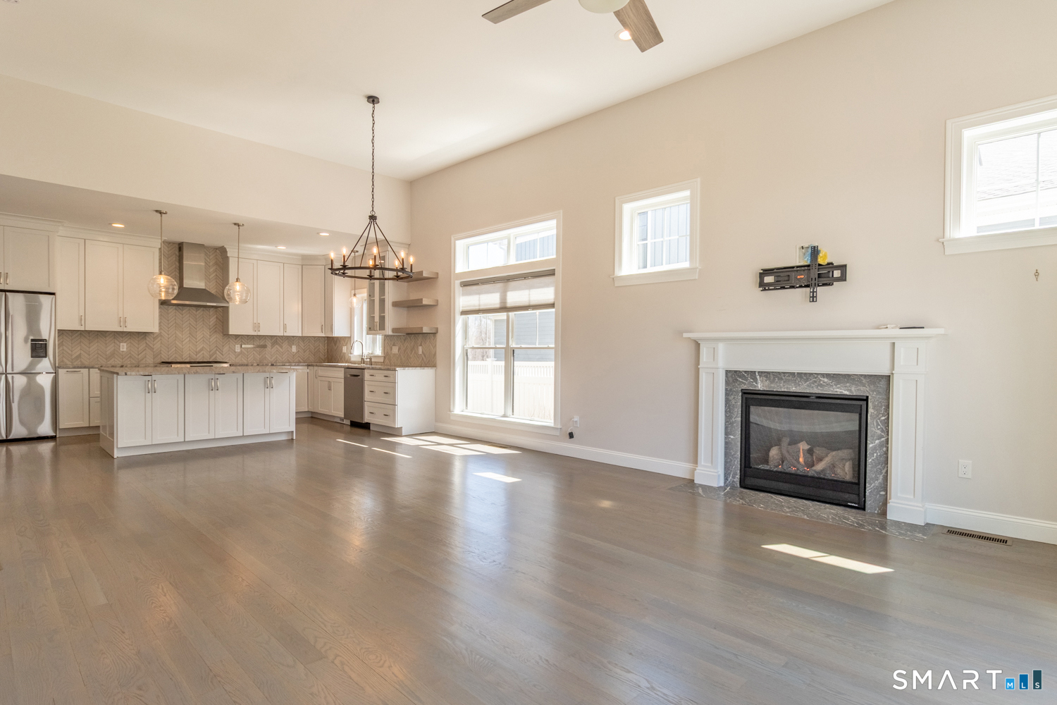 201 Edgewater Circle, Unit B East Hampton, CT 06424 - Photo 7 of 34