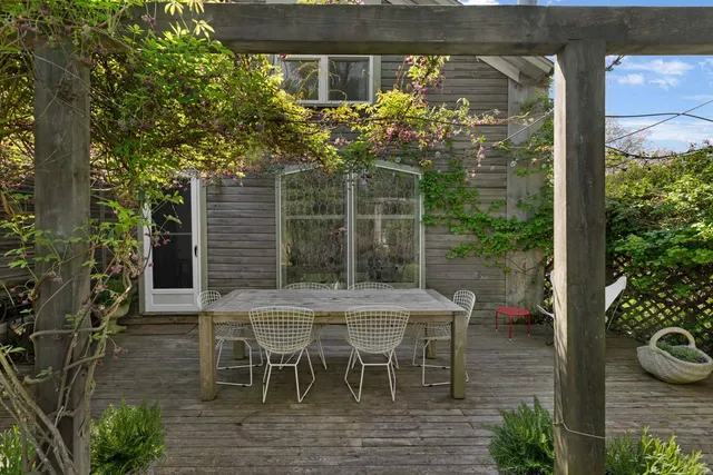 $2,500,000 | 16 Redwood Road, Sag Harbor, NY 11963