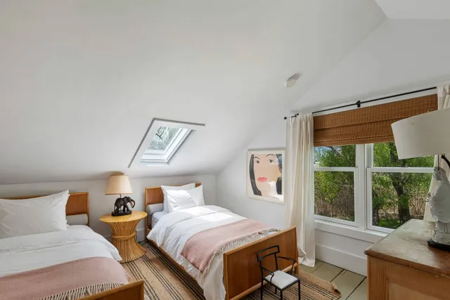 $2,500,000 | 16 Redwood Road, Sag Harbor, NY 11963