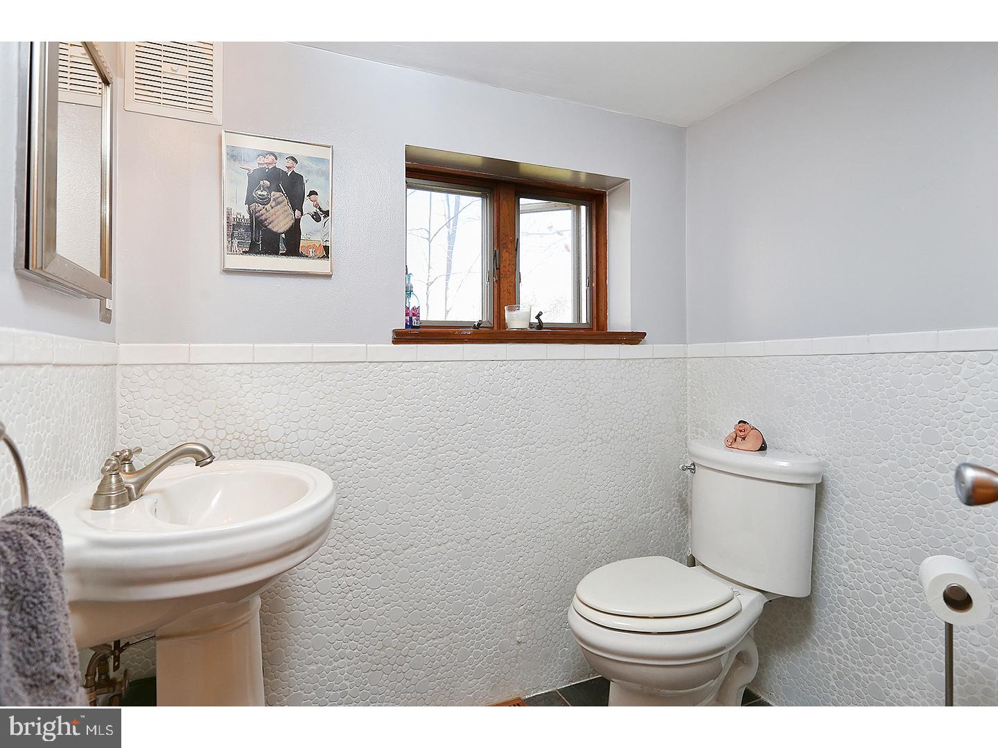 117 Heritage Road Sewell, NJ 08080 - Photo 8 of 21