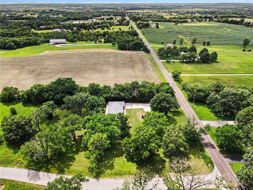 16985 Evans Road Basehor, KS 66007 - Photo 27 of 33