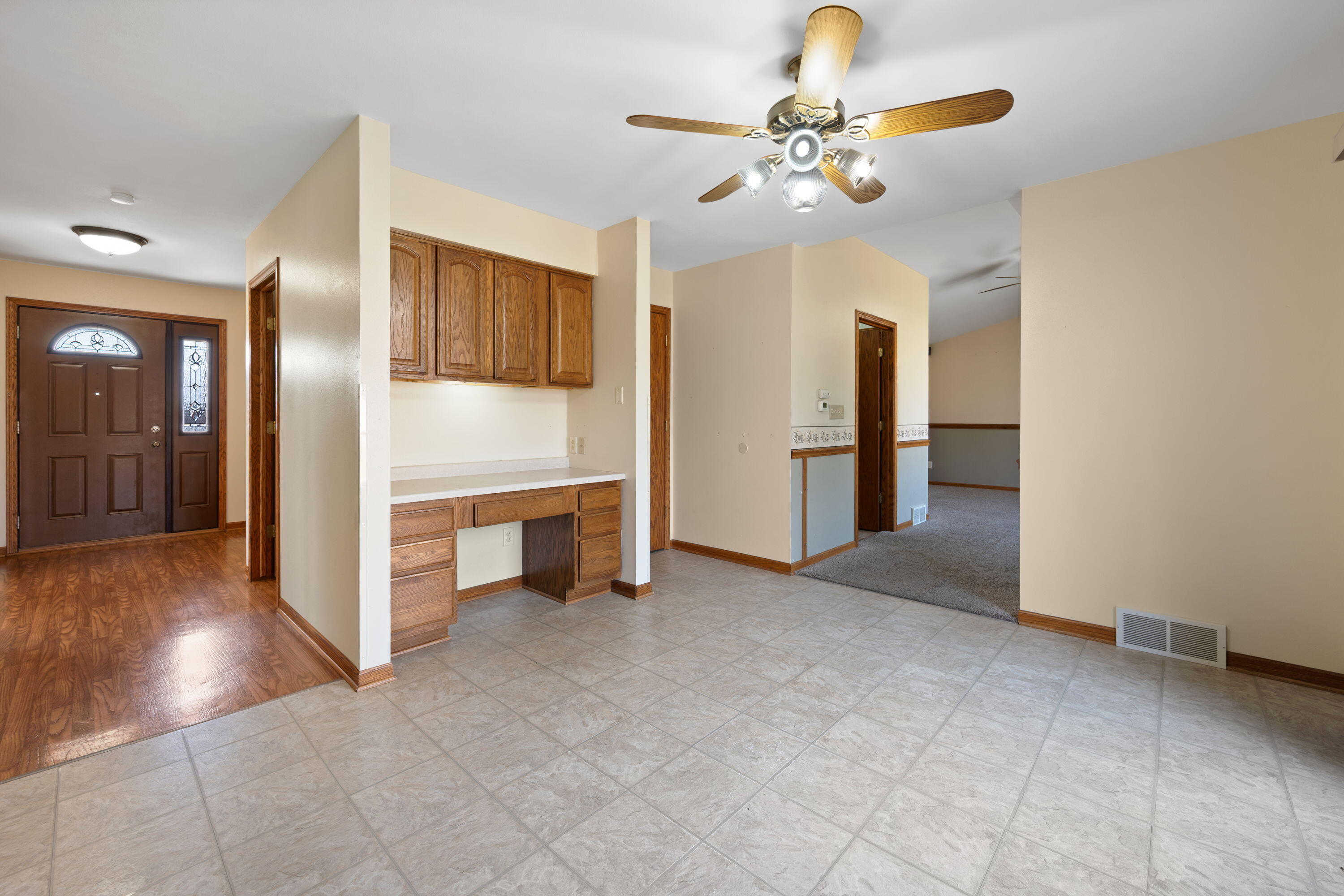 W1132 Hilltop Road Rubicon, WI 53078 - Photo 6 of 23 Kitchen Desk