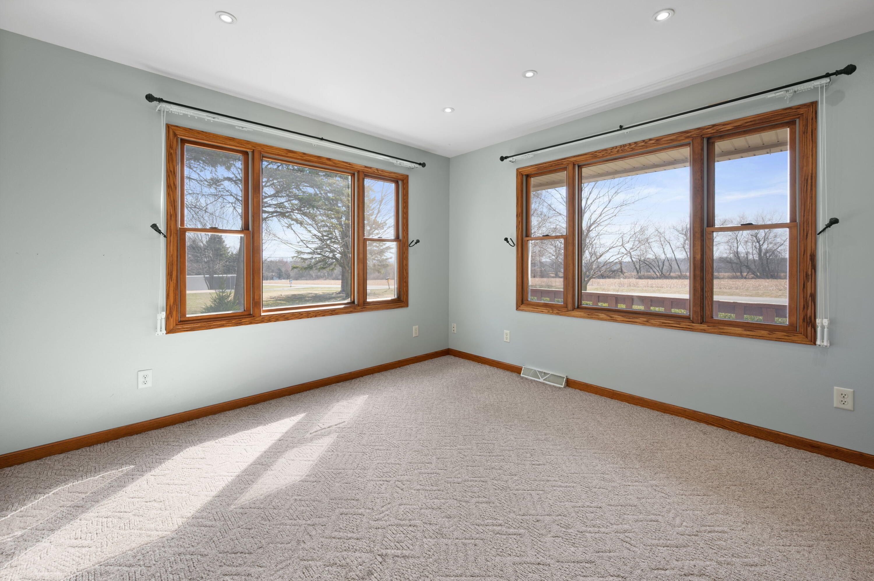 W1132 Hilltop Road Rubicon, WI 53078 - Photo 9 of 23 Den/Flex