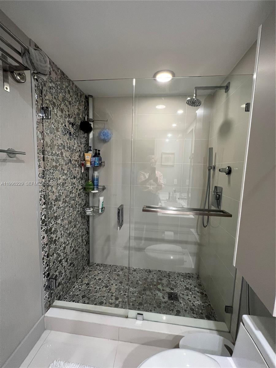 45 Southwest 9th Street, Unit 1401 Miami, FL 33130 - Photo 12 of 17