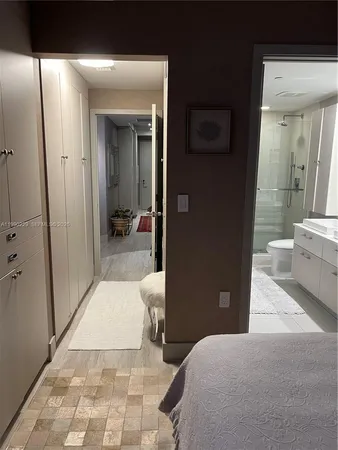 $7,000 | 45 Southwest 9th Street, Unit 1401, Miami, FL 33130