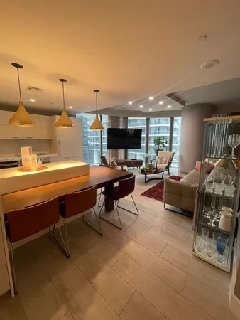 $7,000 | 45 Southwest 9th Street, Unit 1401, Miami, FL 33130