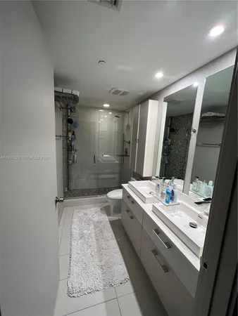 $7,000 | 45 Southwest 9th Street, Unit 1401, Miami, FL 33130