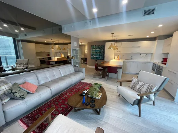 $7,000 | 45 Southwest 9th Street, Unit 1401, Miami, FL 33130