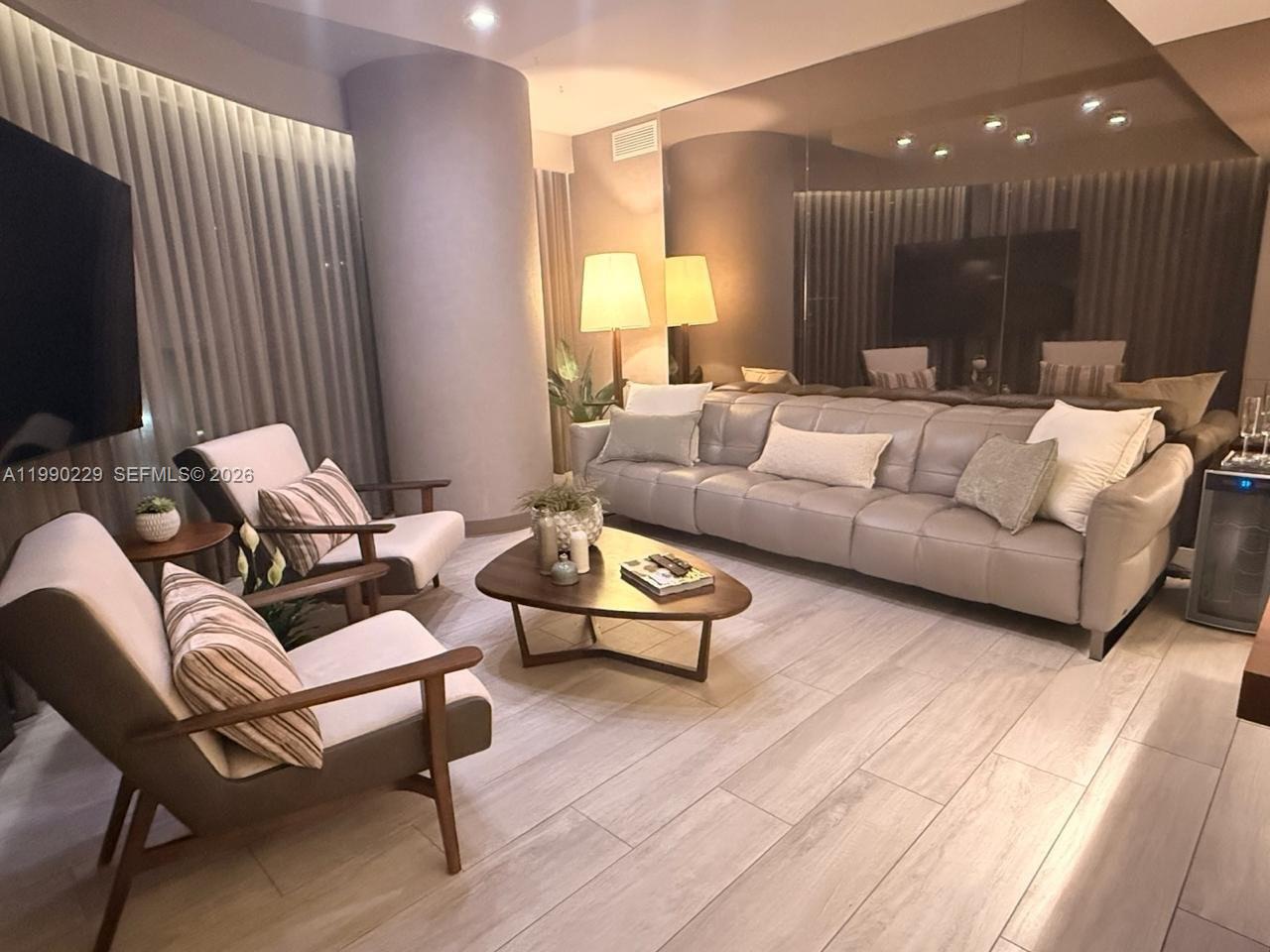 45 Southwest 9th Street, Unit 1401 Miami, FL 33130 - Photo 4 of 17