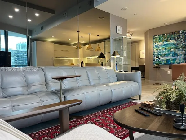 $7,000 | 45 Southwest 9th Street, Unit 1401, Miami, FL 33130