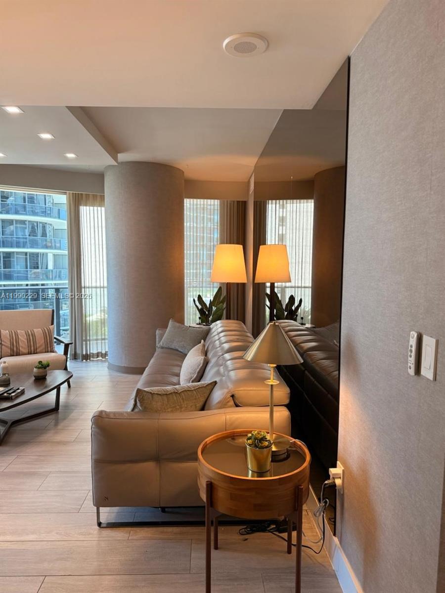 45 Southwest 9th Street, Unit 1401 Miami, FL 33130 - Photo 6 of 17
