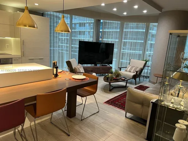 $7,000 | 45 Southwest 9th Street, Unit 1401, Miami, FL 33130