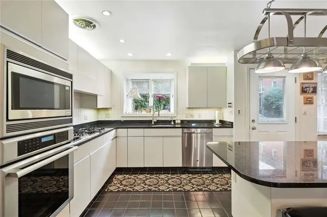 $1,395,000 | 872 Canterbury Lane, Pittsburgh, PA 15232