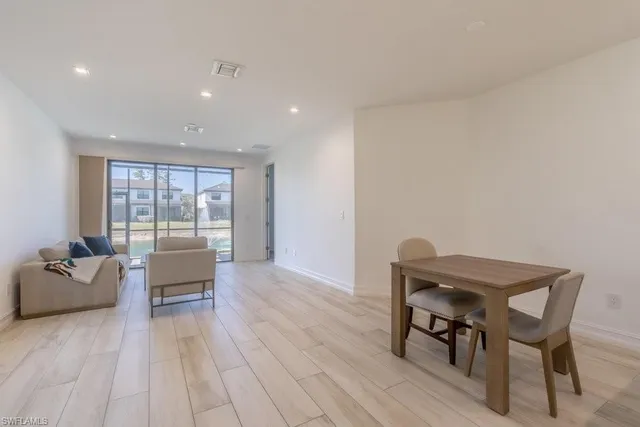 $525,000 | 7565 Carnegie Way, Naples, FL 34119