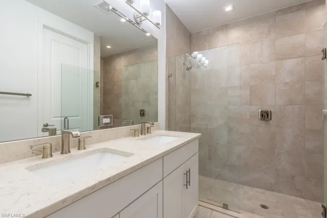 $525,000 | 7565 Carnegie Way, Naples, FL 34119