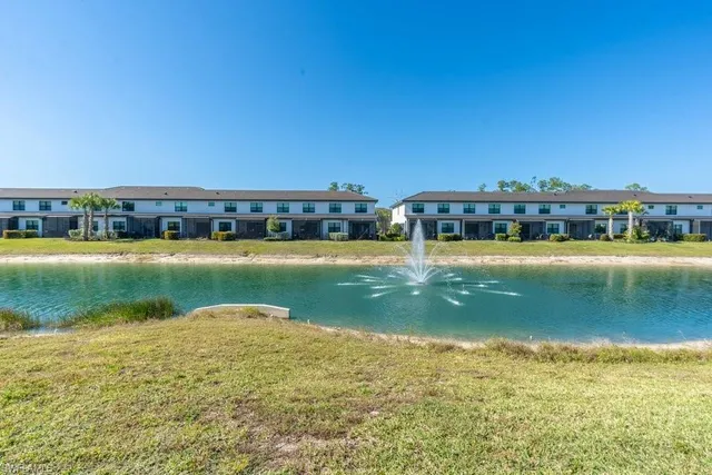 $525,000 | 7565 Carnegie Way, Naples, FL 34119