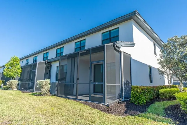 $525,000 | 7565 Carnegie Way, Naples, FL 34119