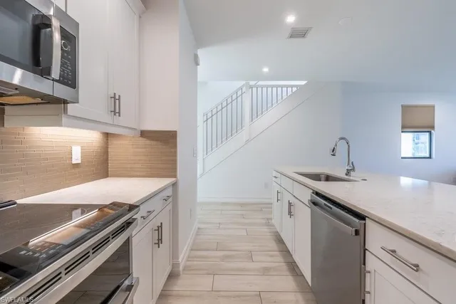 $525,000 | 7565 Carnegie Way, Naples, FL 34119