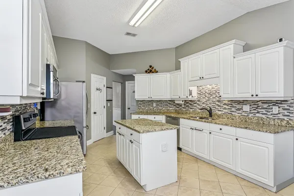 $374,999 | 1238 Northview Drive, Crestview, FL 32536