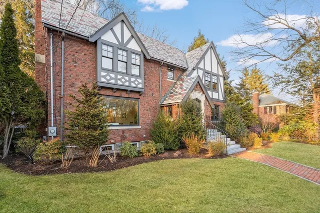 $2,890,000 | 1151 Commonwealth Avenue, Newton, MA 02465