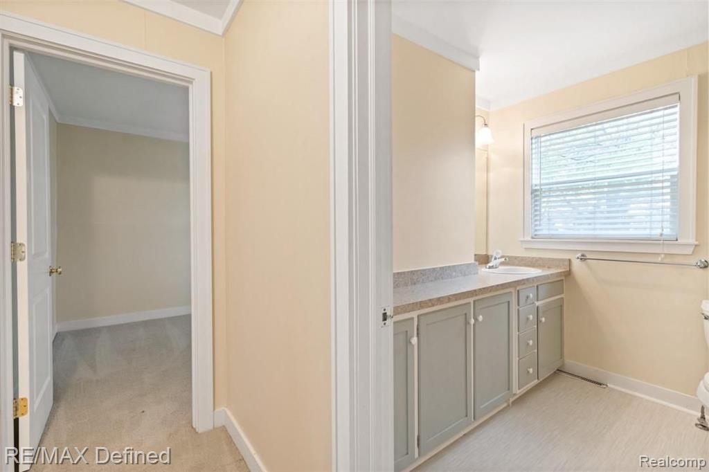 192 East Tienken Road Rochester Hills, MI 48307 - Photo 12 of 38