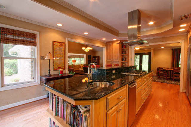 9075 Mosley Road Fairhope, AL 36532 - Photo 11 of 46 kitchen