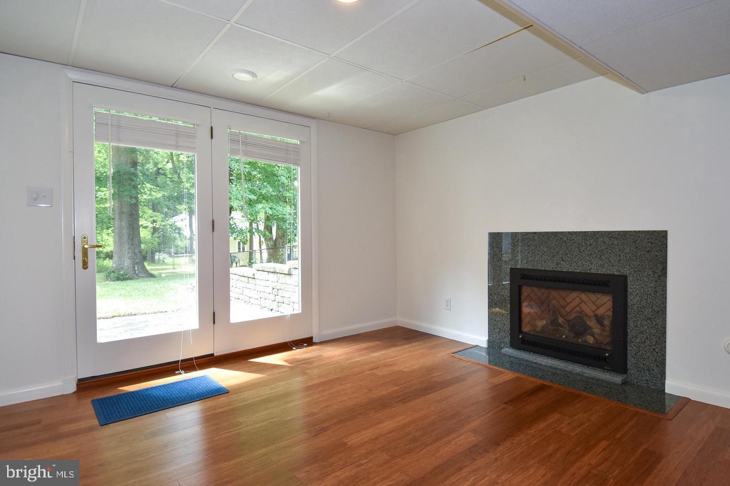606 Kingsley Road Southwest Vienna, VA 22180 - Photo 16 of 45