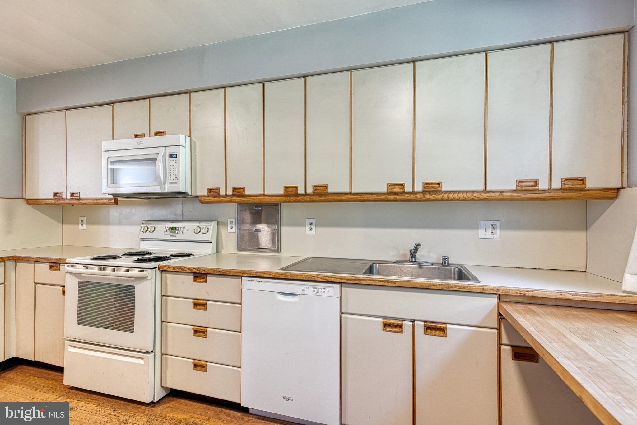 257 Ridge Avenue Baltimore, MD 21286 - Photo 6 of 24 Gallery Image 6