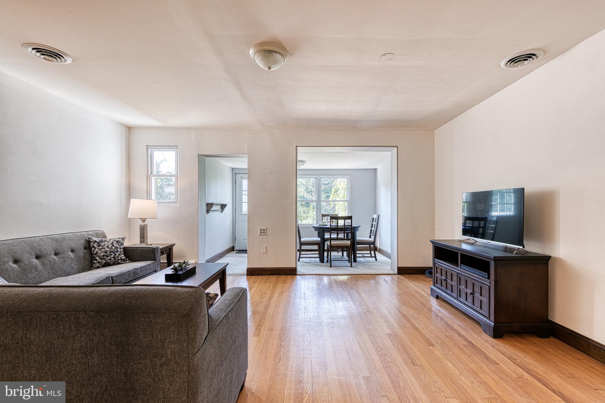 257 Ridge Avenue Baltimore, MD 21286 - Photo 9 of 24 Gallery Image 9