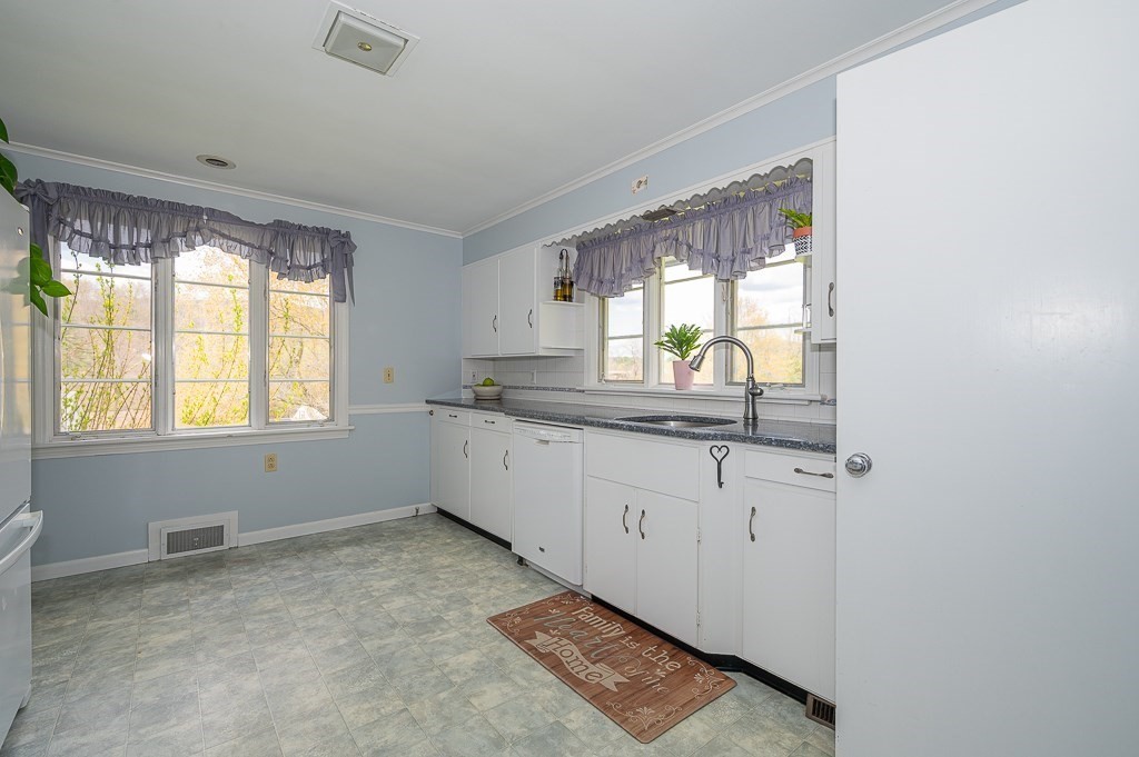 140 John Haley Road Brimfield, MA 01010 - Photo 8 of 39 Gallery Image 8
