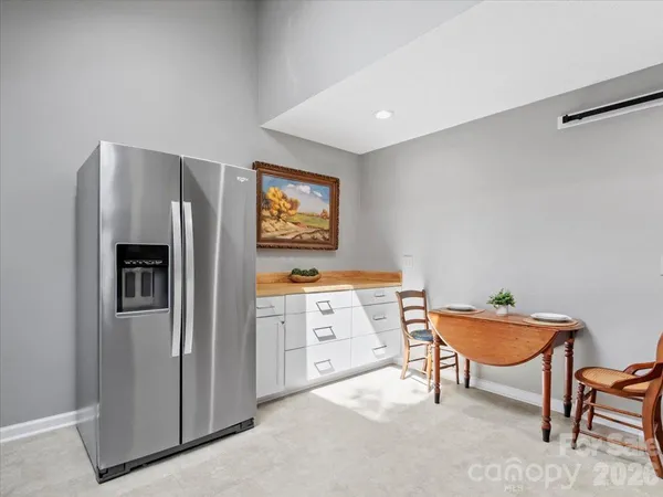 $449,000 | 301 Robertson Street, Burnsville, NC 28714