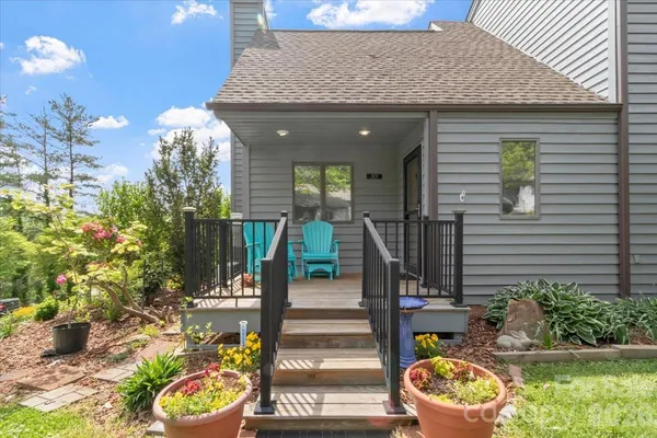 $449,000 | 301 Robertson Street, Burnsville, NC 28714