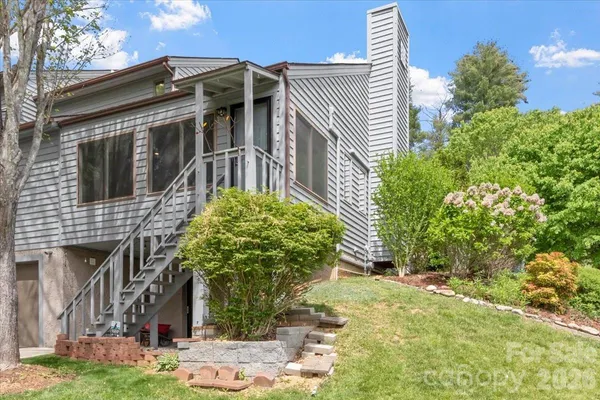 $449,000 | 301 Robertson Street, Burnsville, NC 28714