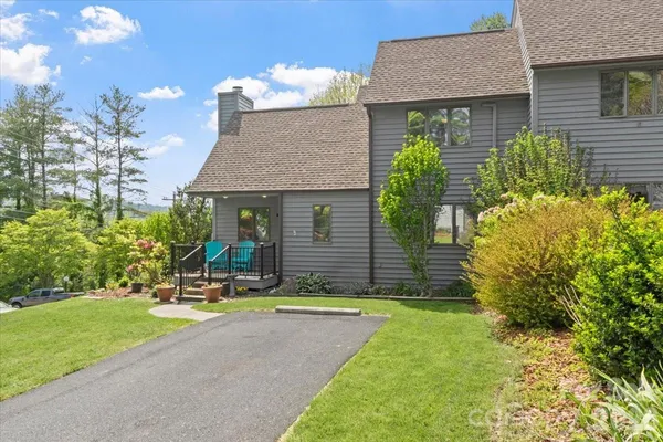 $449,000 | 301 Robertson Street, Burnsville, NC 28714