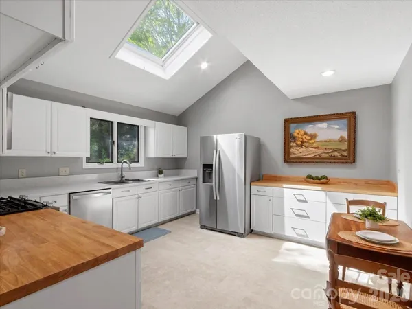 $449,000 | 301 Robertson Street, Burnsville, NC 28714