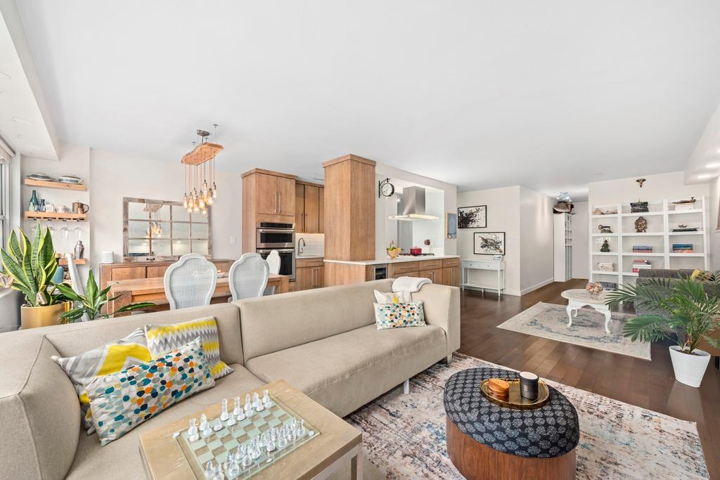 400 East 77th St Unit 8D  