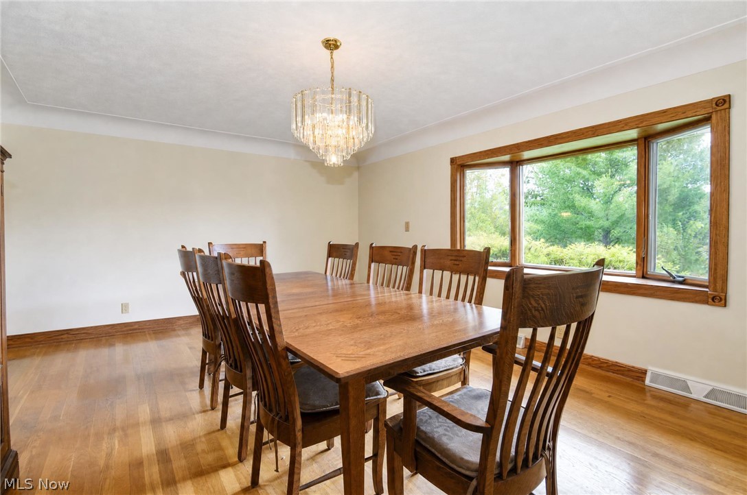 11226 Sperry Road Chesterland, OH 44026 - Photo 15 of 38 Dining room