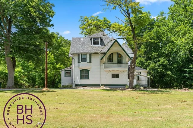 $875 | 727 West Beaver Street, Unit 2, Zelienople, PA 16063