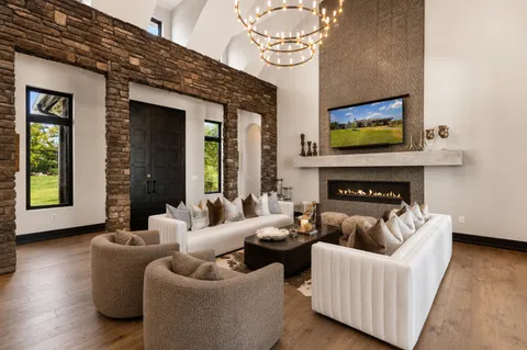 $2,500,000 | 19204 Secretariat Place, Spicewood, TX 78669