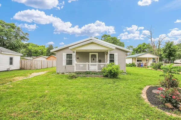 $119,900 | 521 North McClellan Street, Sullivan, IL 61951