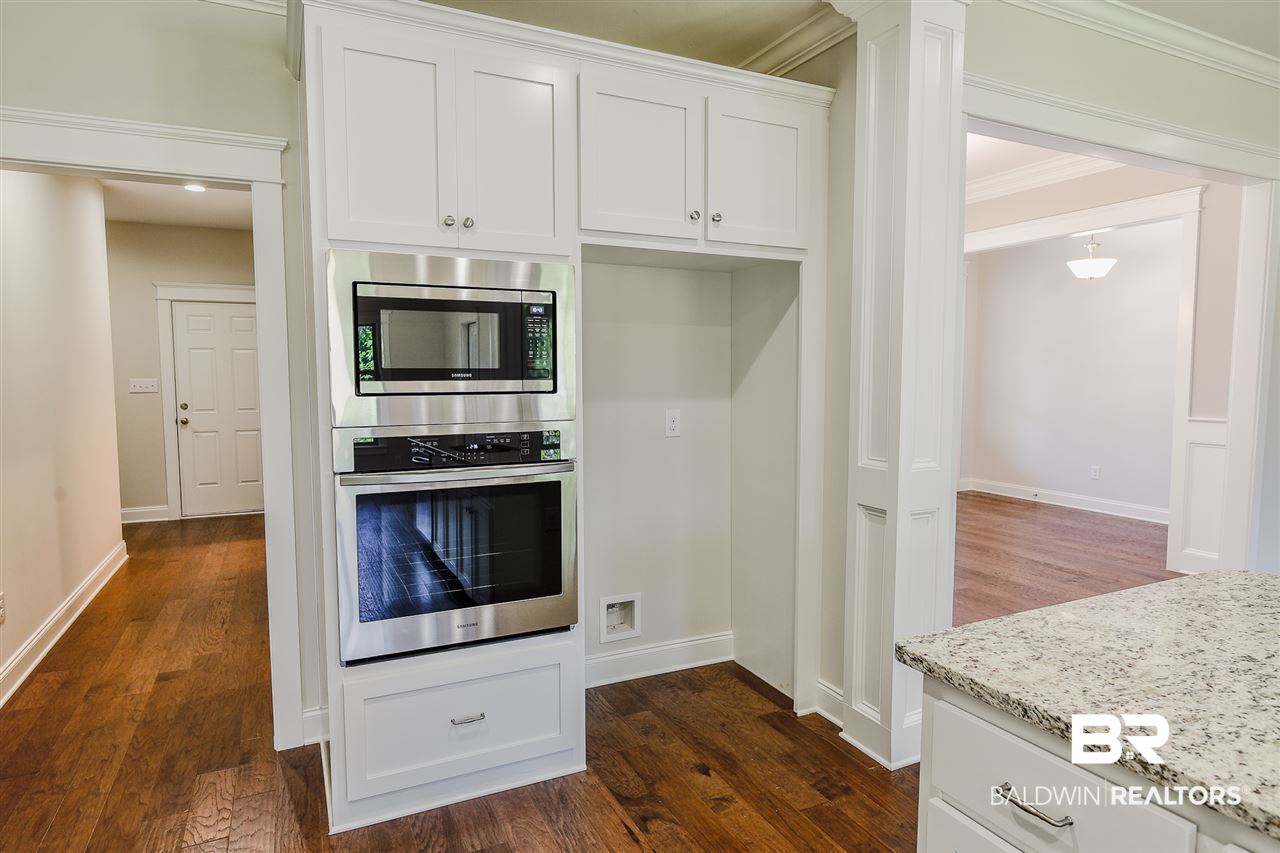 338 Saffron Avenue Fairhope, AL 36532 - Photo 8 of 27 Kitchen