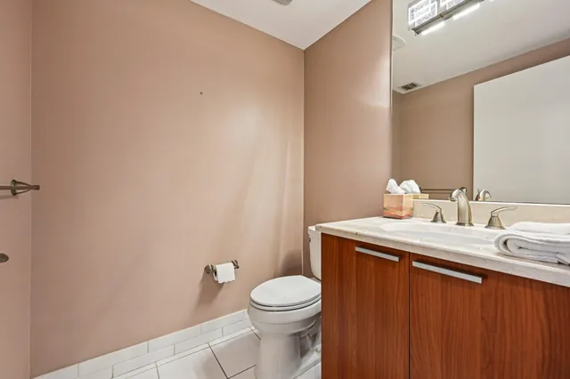 $899,000 | 2650 Lake Shore Drive, Unit 1006, Riviera Beach, FL 33404