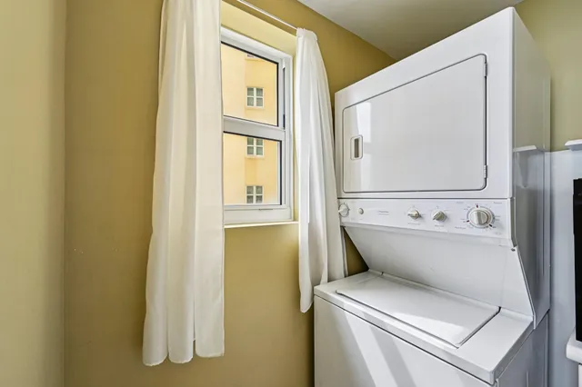 $899,000 | 2650 Lake Shore Drive, Unit 1006, Riviera Beach, FL 33404